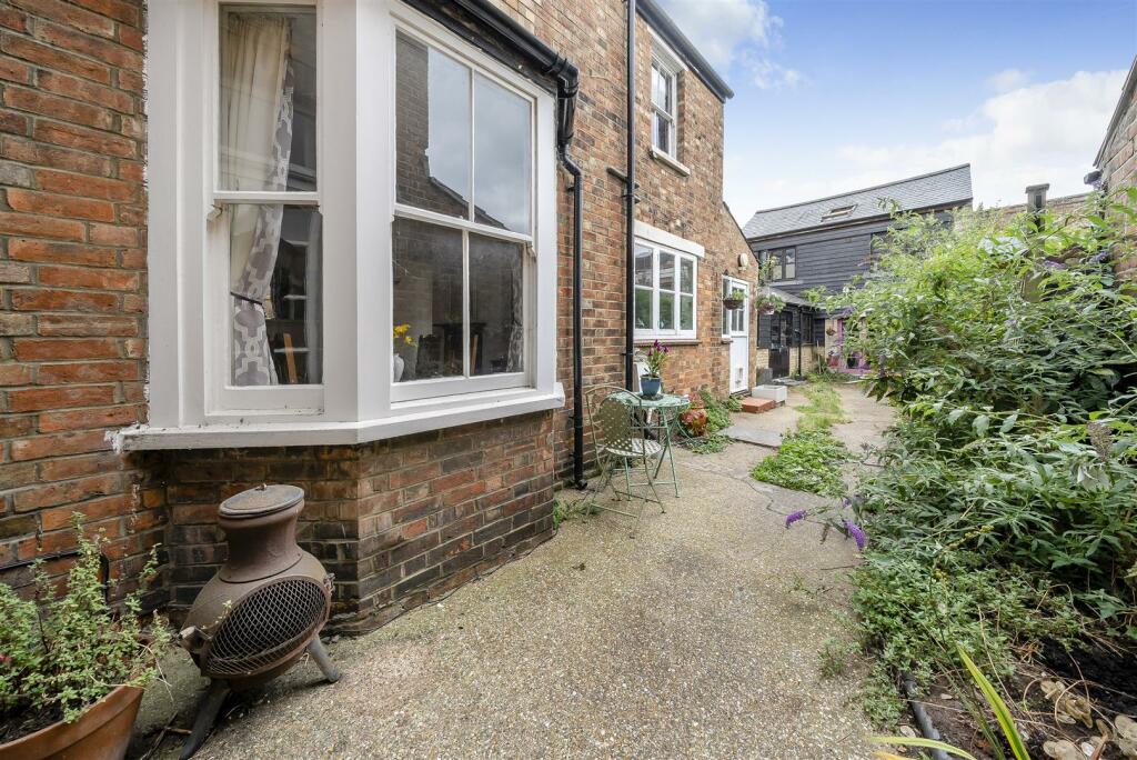 side bay gdn h sep.jpg