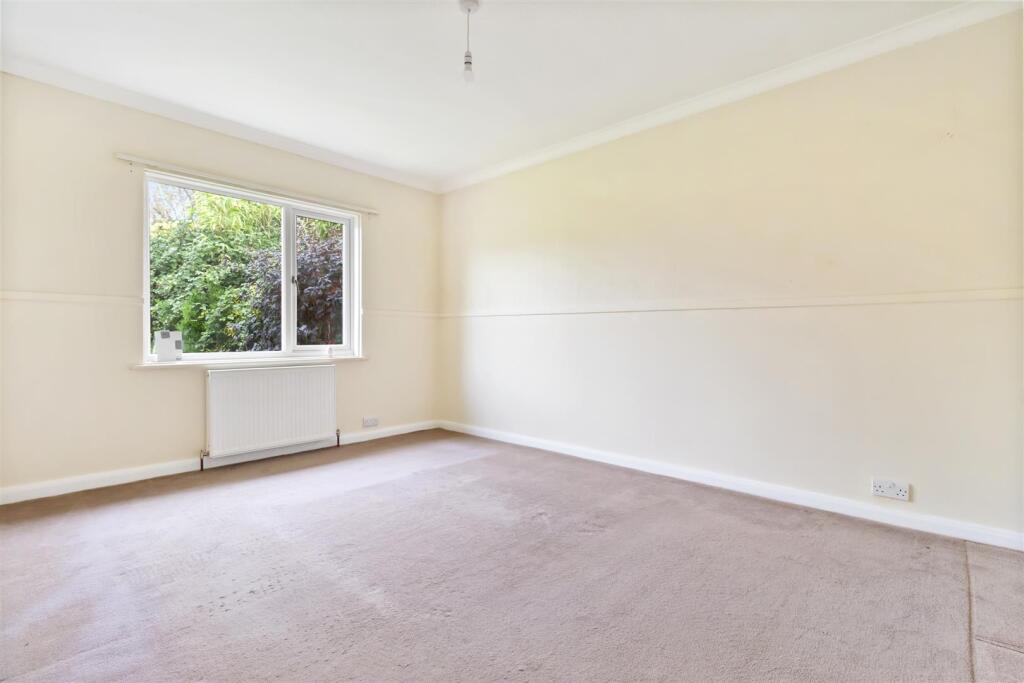 16 Upper West Drive-009.JPG