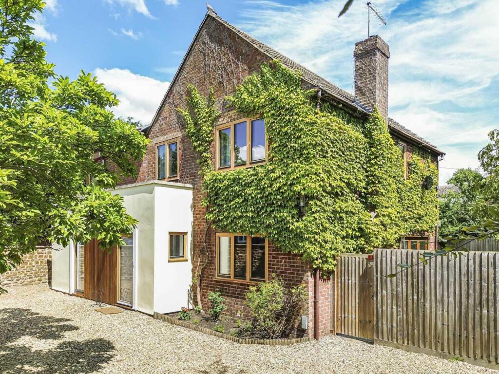 Corner House, 1a Bliss Lane
