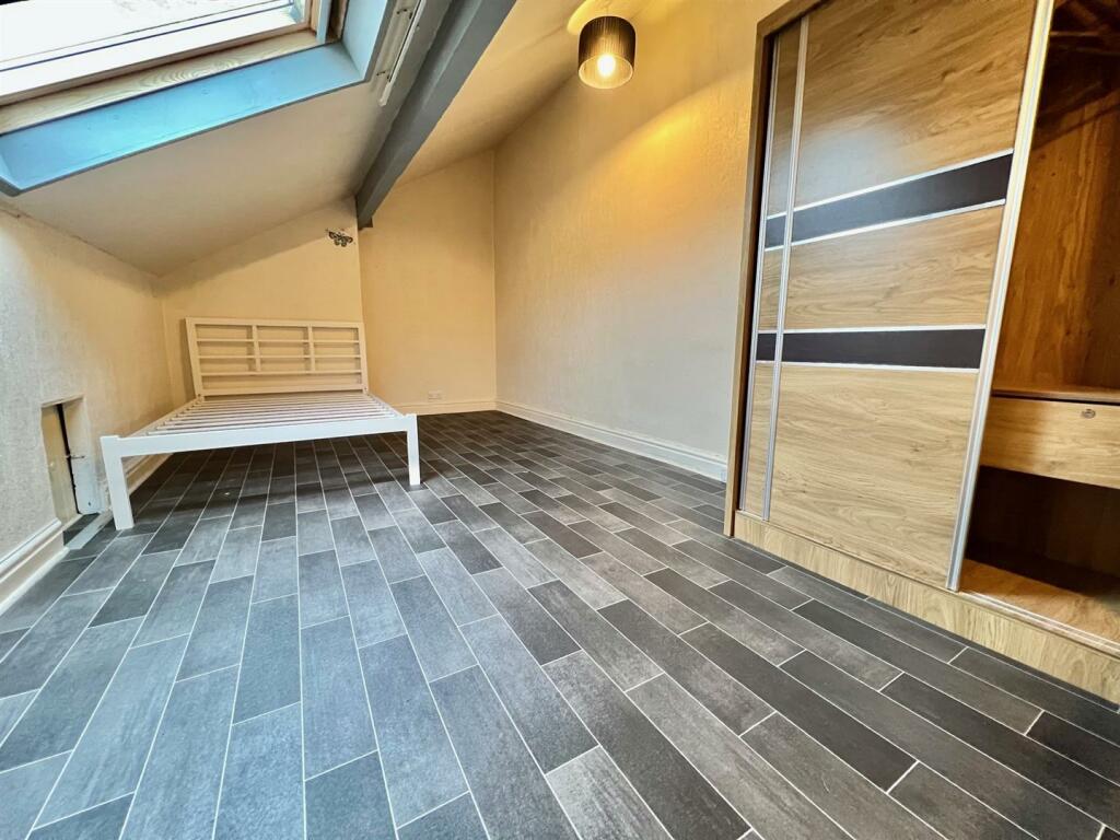 Bramleys Estate Agents - 14 Church Avenue (5).jpg