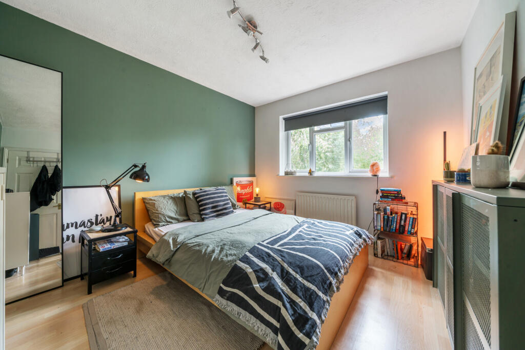 1302727-24-683f40...