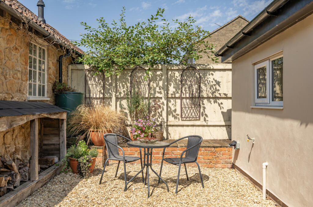 1335337-7-689b954...