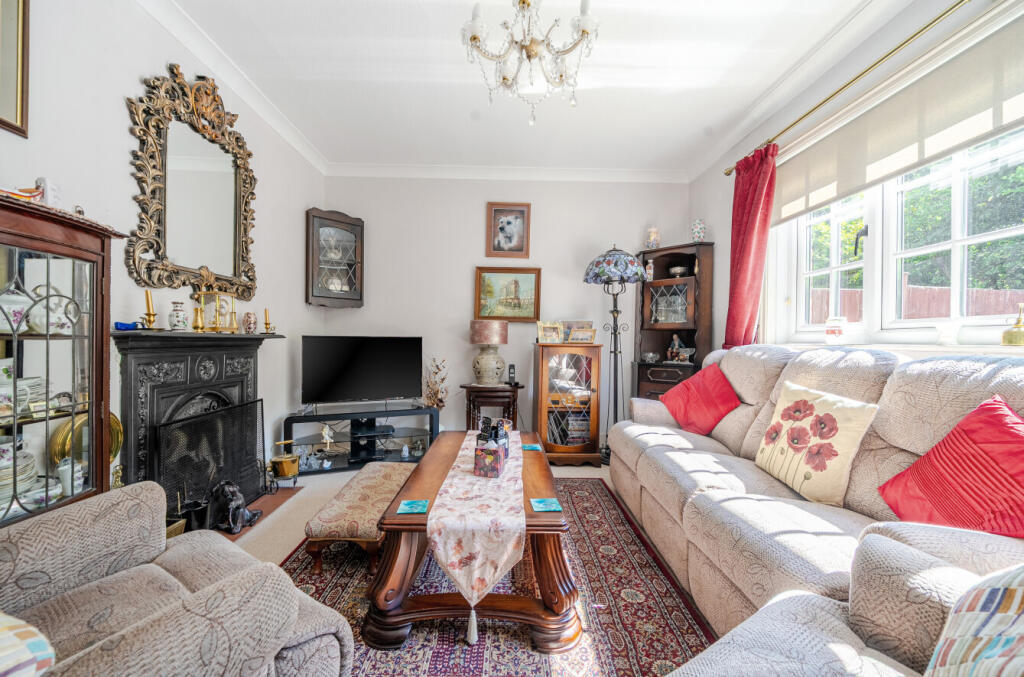 1318999-11-686e3a...