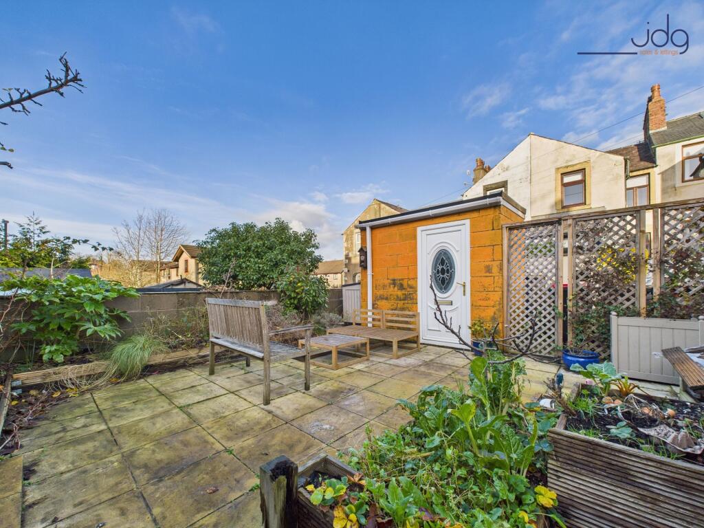 Spacious flagged Garden