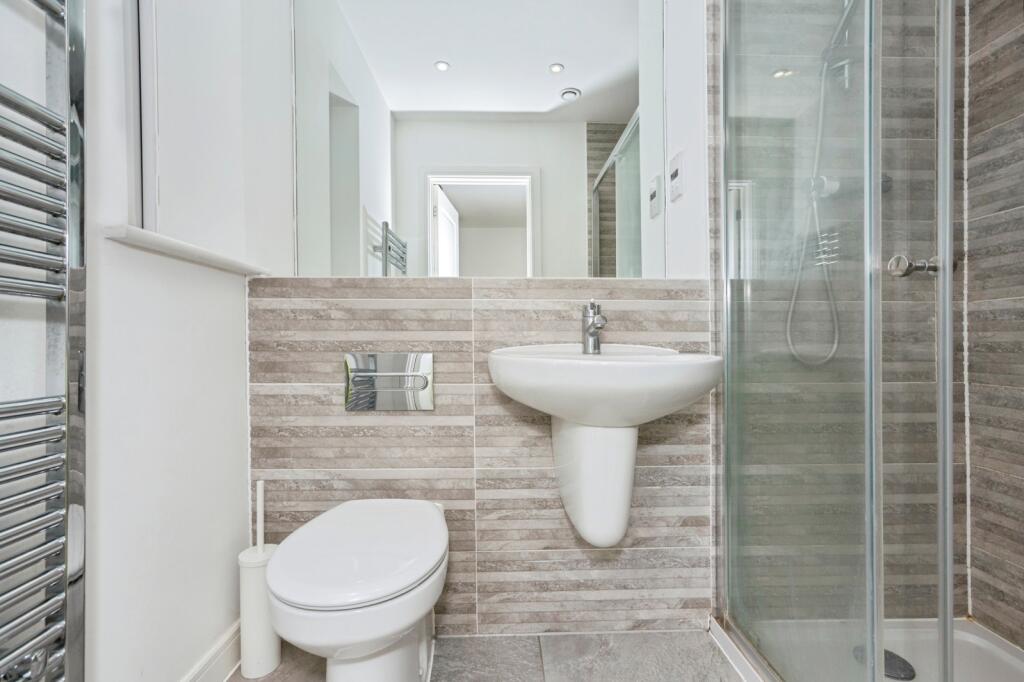 En Suite shower room