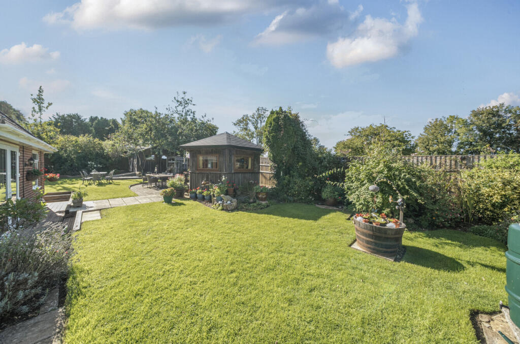 1358992-23-68d56a...