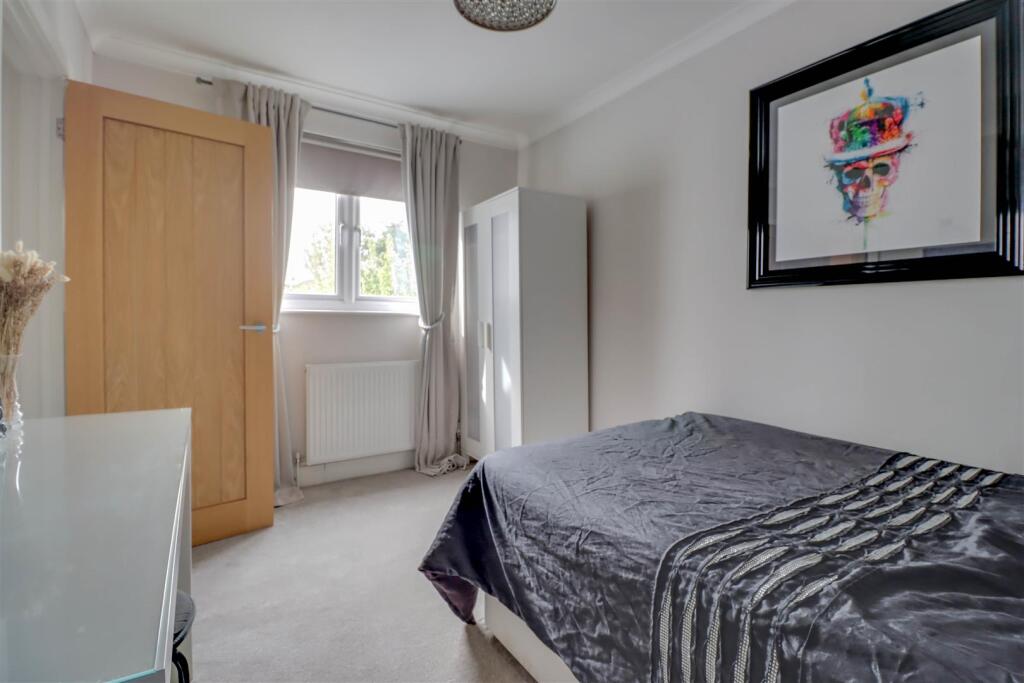 133 LONDON ROAD INSIDE-3.jpg