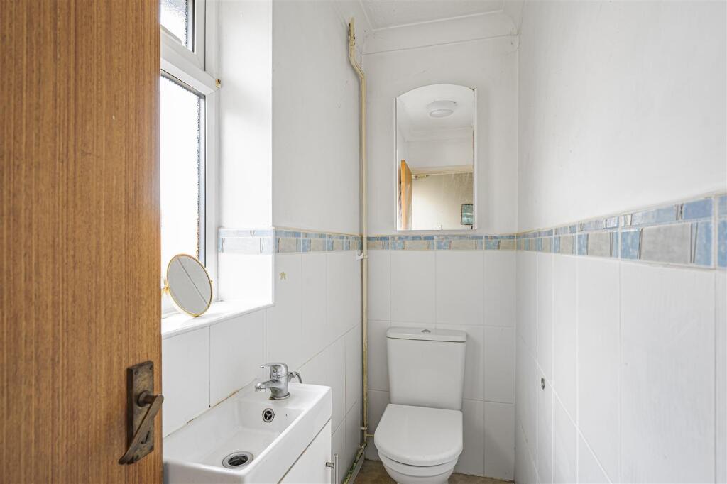 Cloakroom WC