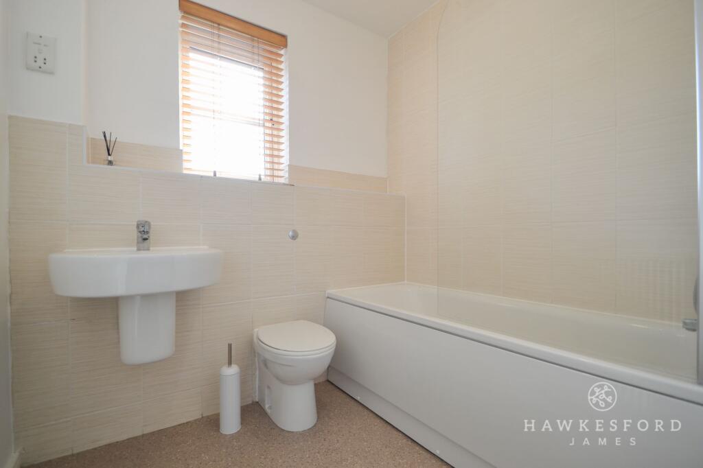 Barley House, Sittingbourne - Bathroom