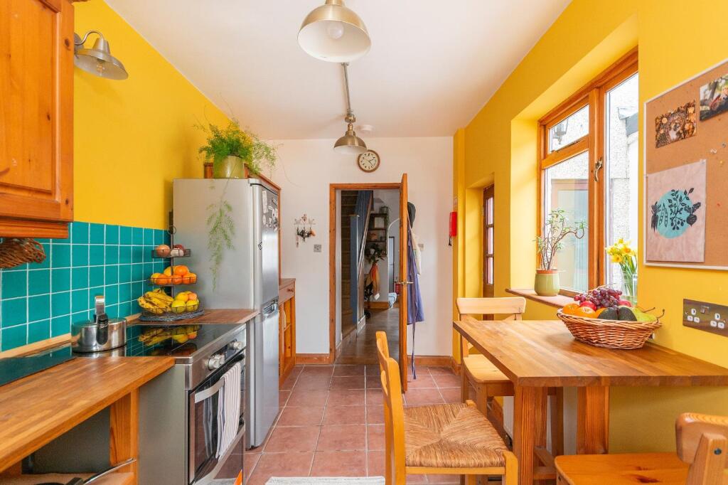 1B0H9HN - Kitchen A.jpg