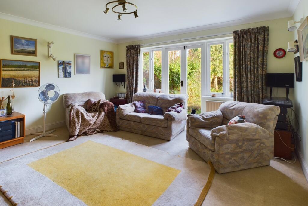 CAM02519G0-PR0207-STILL019