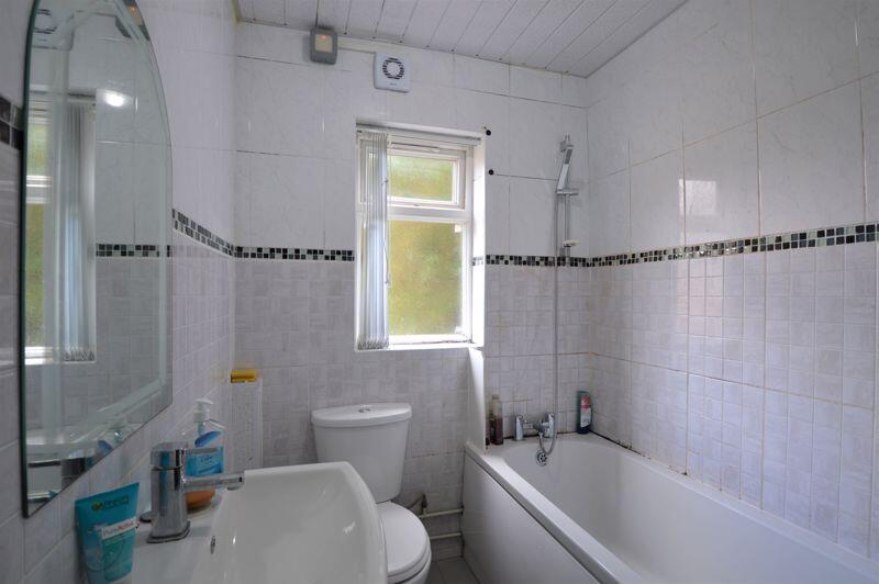BATHROOM DOWNSTAIRS