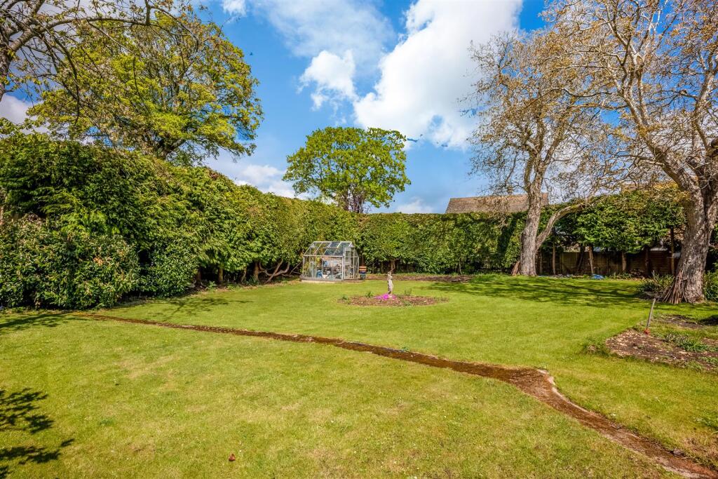 19 Ditchley Road-19.jpg