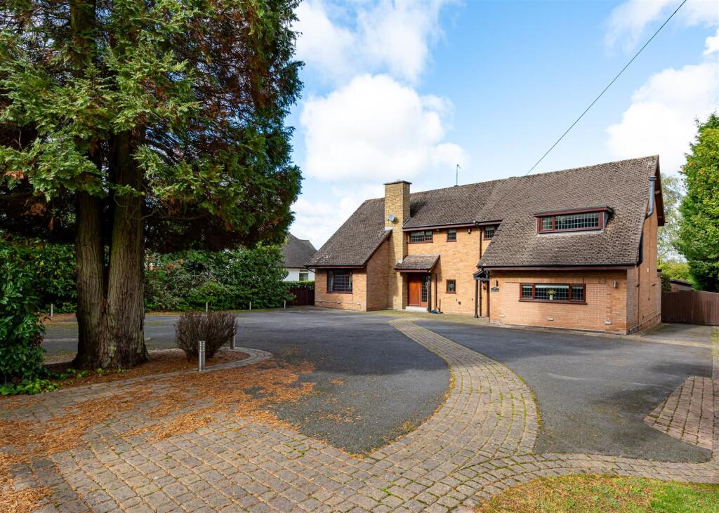 Summer Leys-SEPT25-front-4.jpg