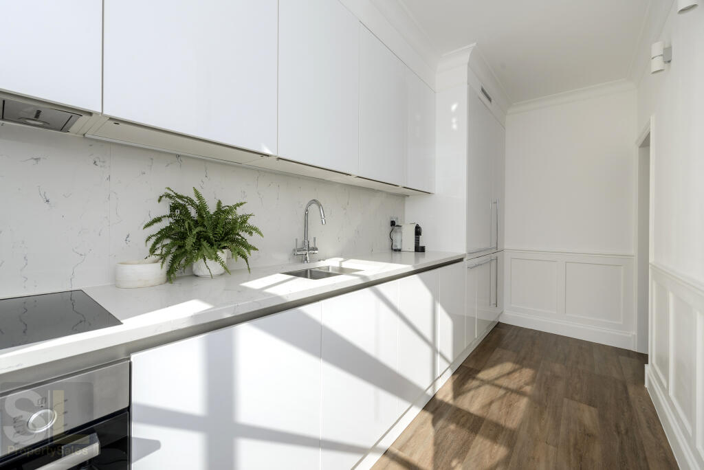 St. Georges Drive, SW1V