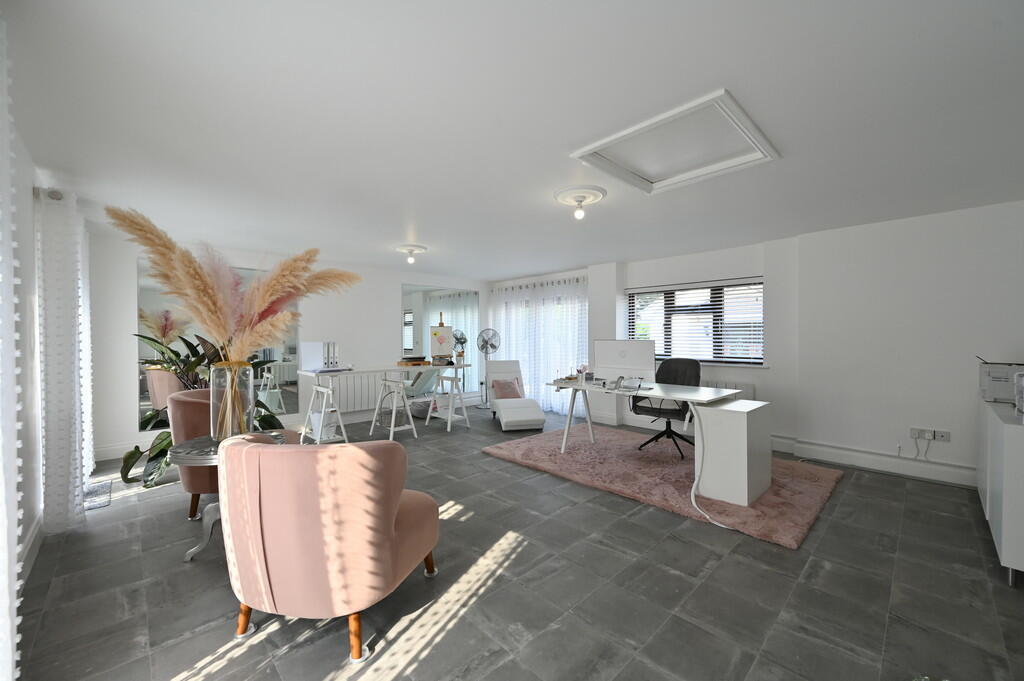 Photo 28-05-2021,...