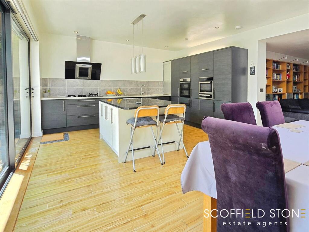 Open Plan Lounge &amp; Kitchen/Diner