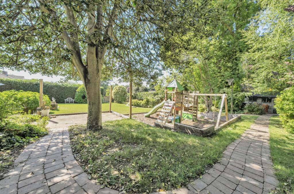 1295987-1-68276ae...