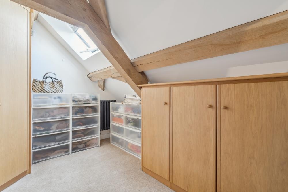 bed one dressing room.jpg