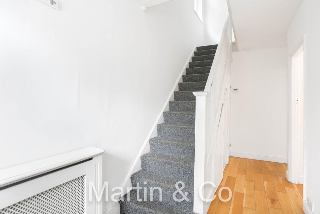 1494137015 - 77 C...