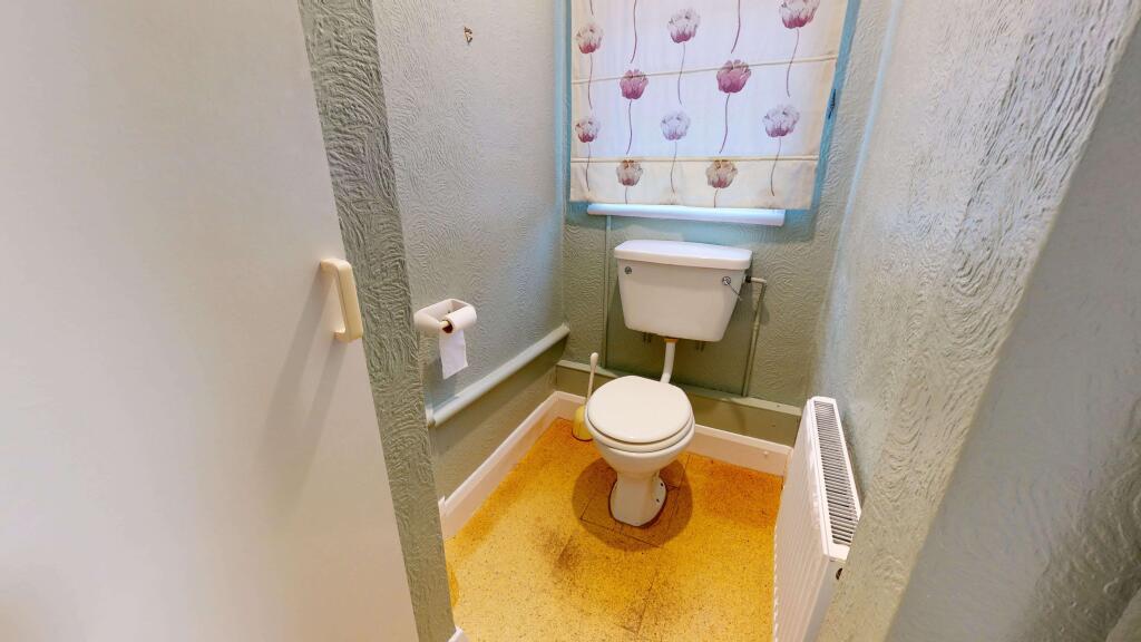 Flat A, 32 Ethelbert Road, Raynes Park, London, SW20 8QE