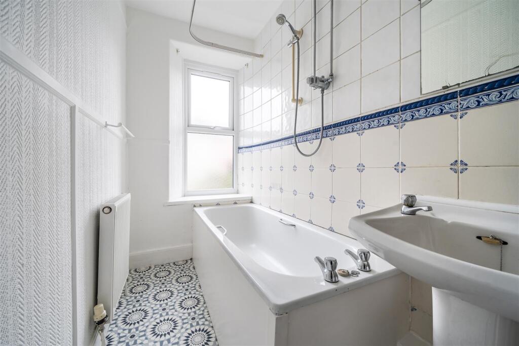 Moor View Bathroom.JPG