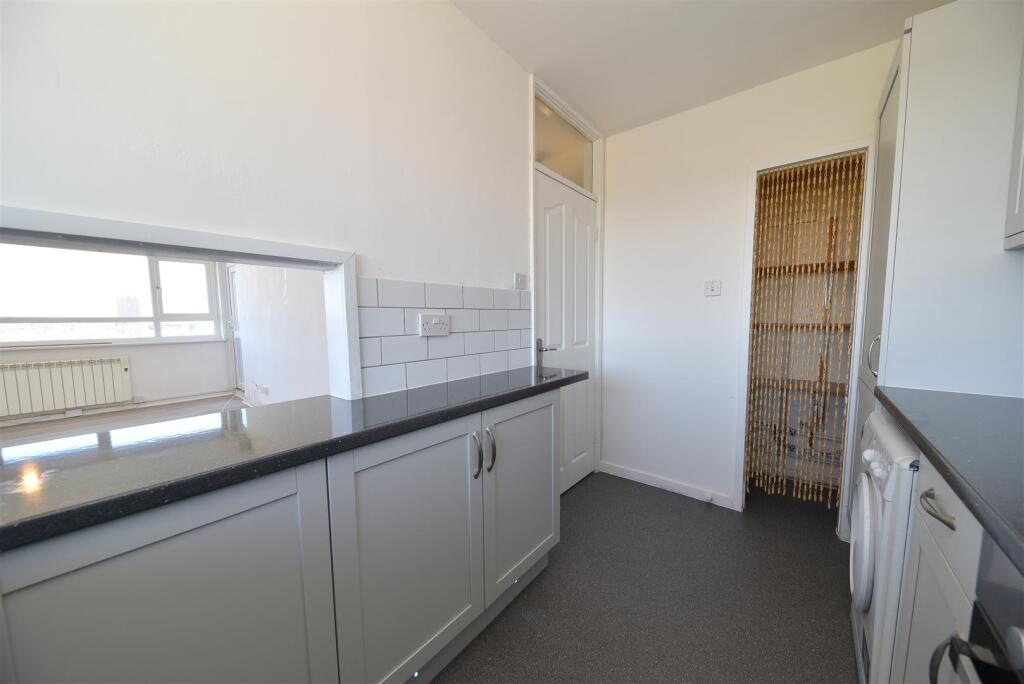 kitchen2.JPG
