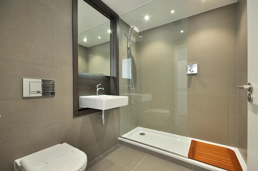 En-Suite Bathroom