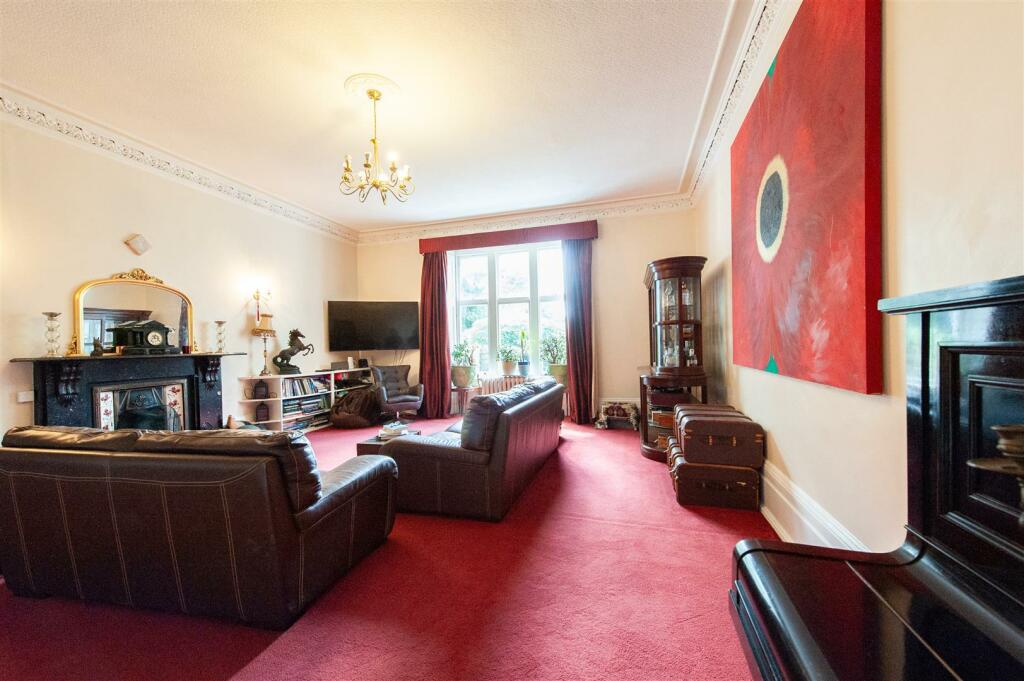 Sitting Room.....jpg