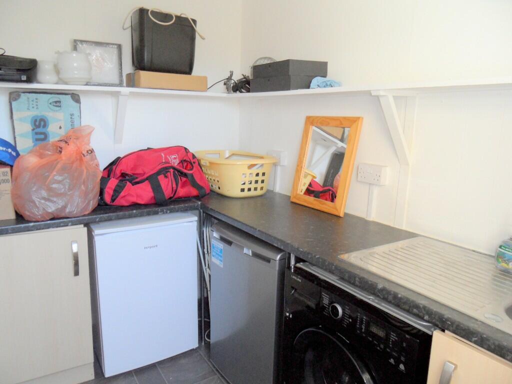 UTILITY/CLOAKROOM