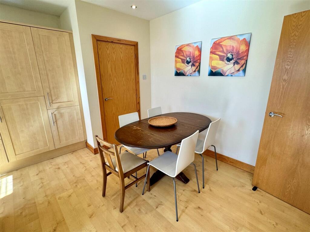 12 The Edge Dining Room