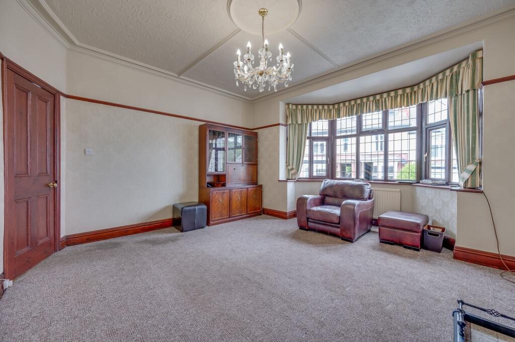 KITCHEN, DINER AND LIVING ROOM