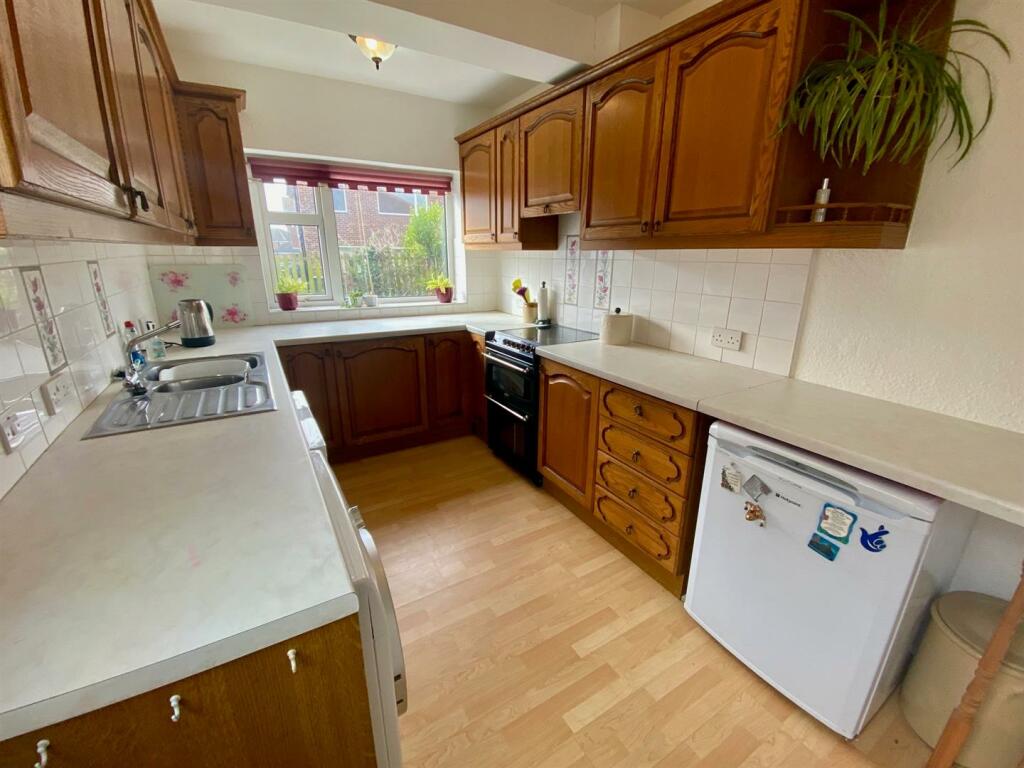 sunny bank road 51 kitchen.jpg