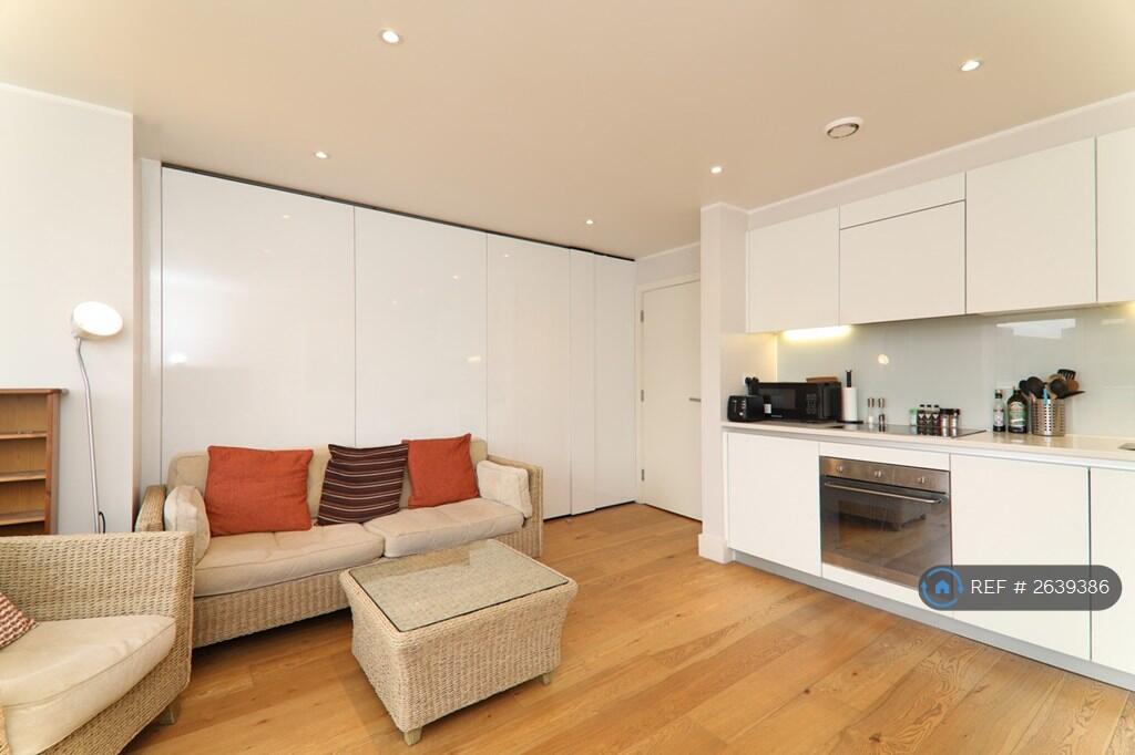 Kitchen / Living Room