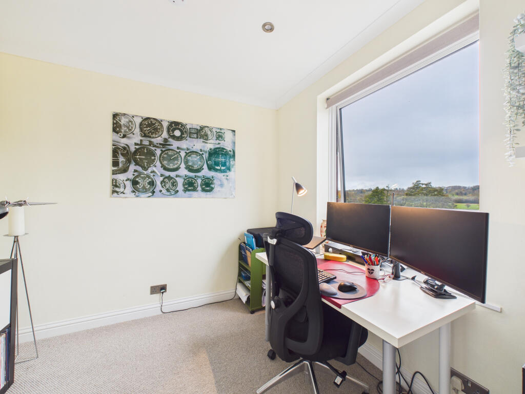 CAM01984G0-PR0529-STILL020