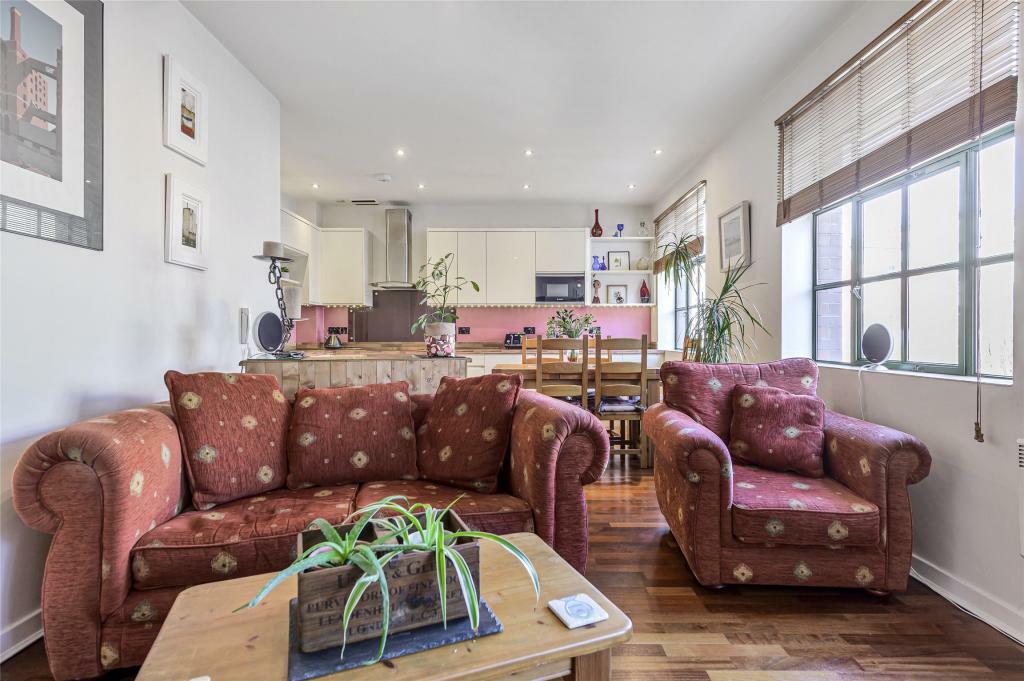Living Room 2.jpeg