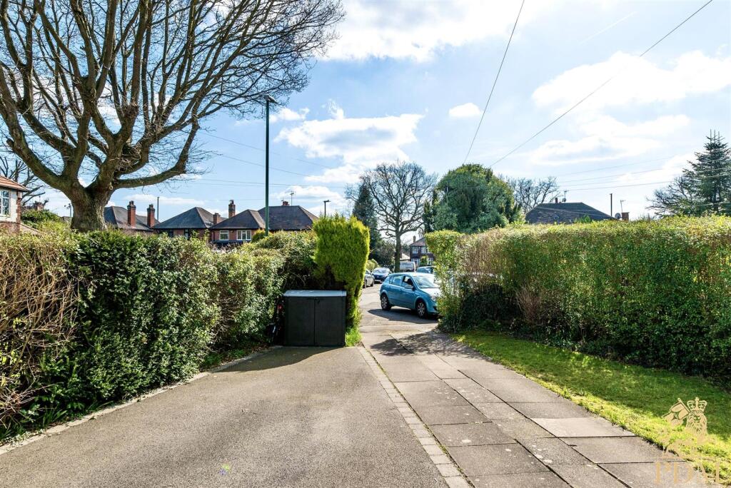 5 Balmoral Crescent Nottingham NG8 2DQ