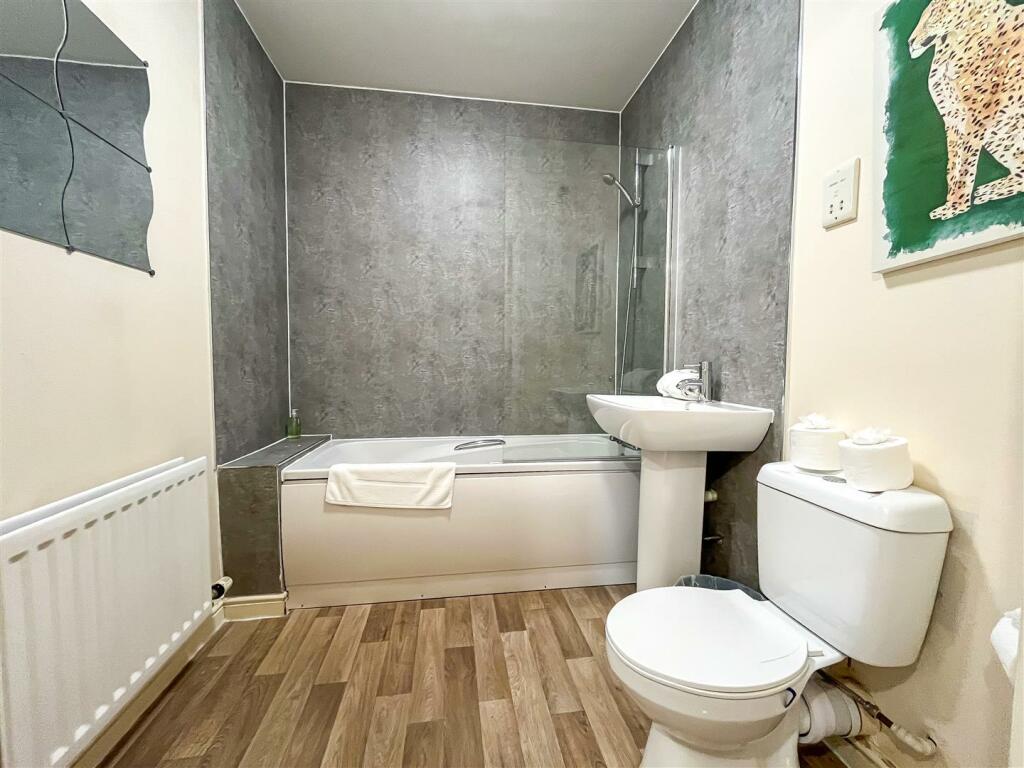 West Cotton Close, Northampton