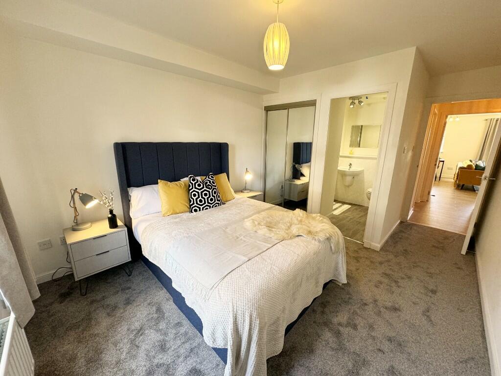 Bedroom 1 (2)