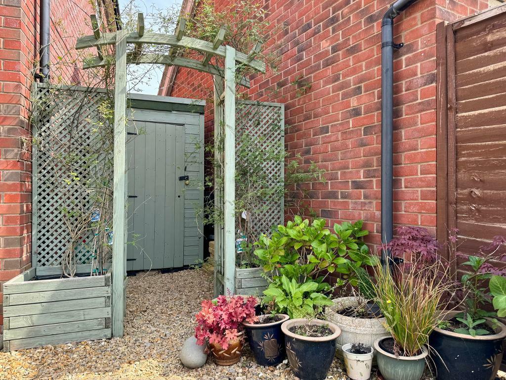 Handy garden shed