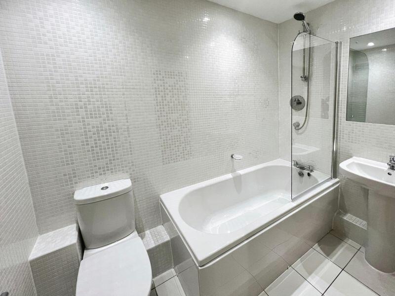 En suite bed 2