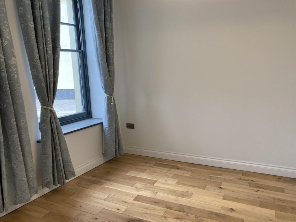 Bedroom One.jpg