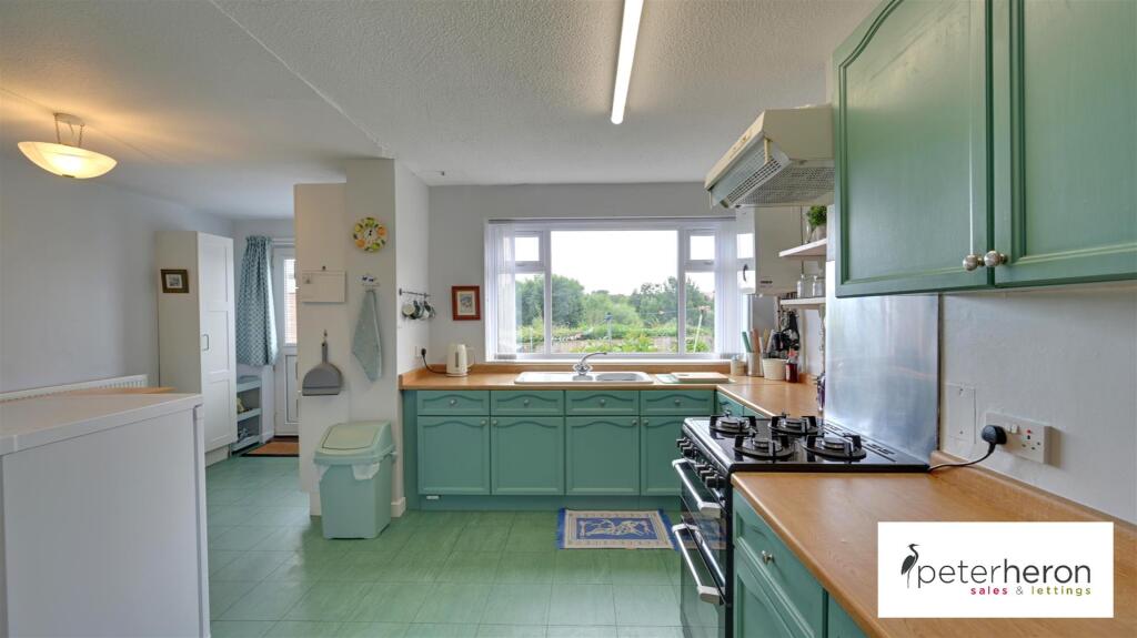 Breakfasting Kitchen