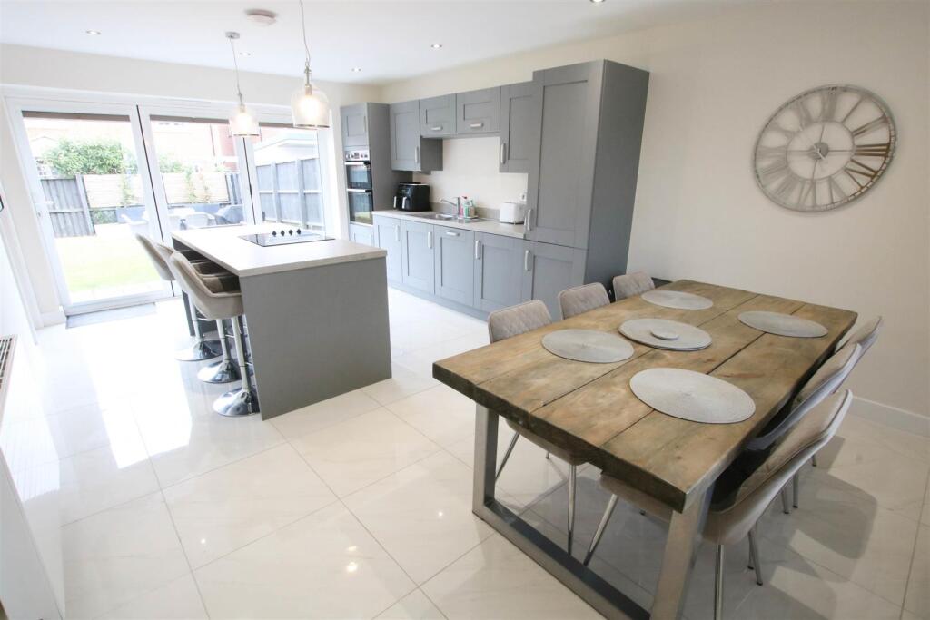 ISLAND STYLE KITCHEN