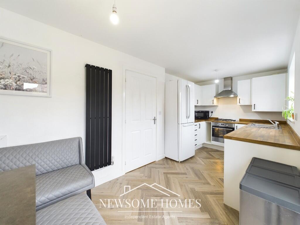 Kitchen/ Dining