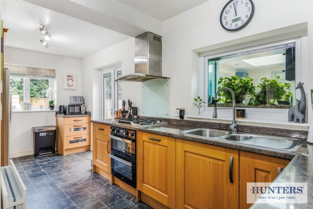 95881_7-West-View-Court-Yeadon (7) - Copy_low.jpg