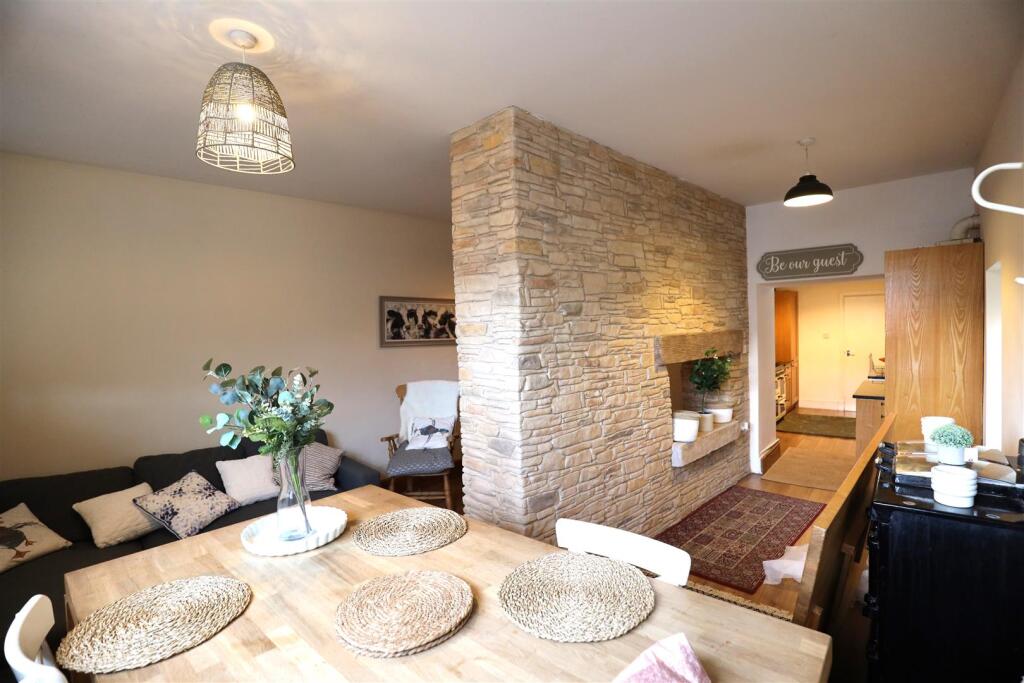 Dining room .JPG
