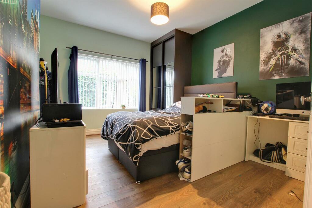 BEDROOM 5 (SIDE)