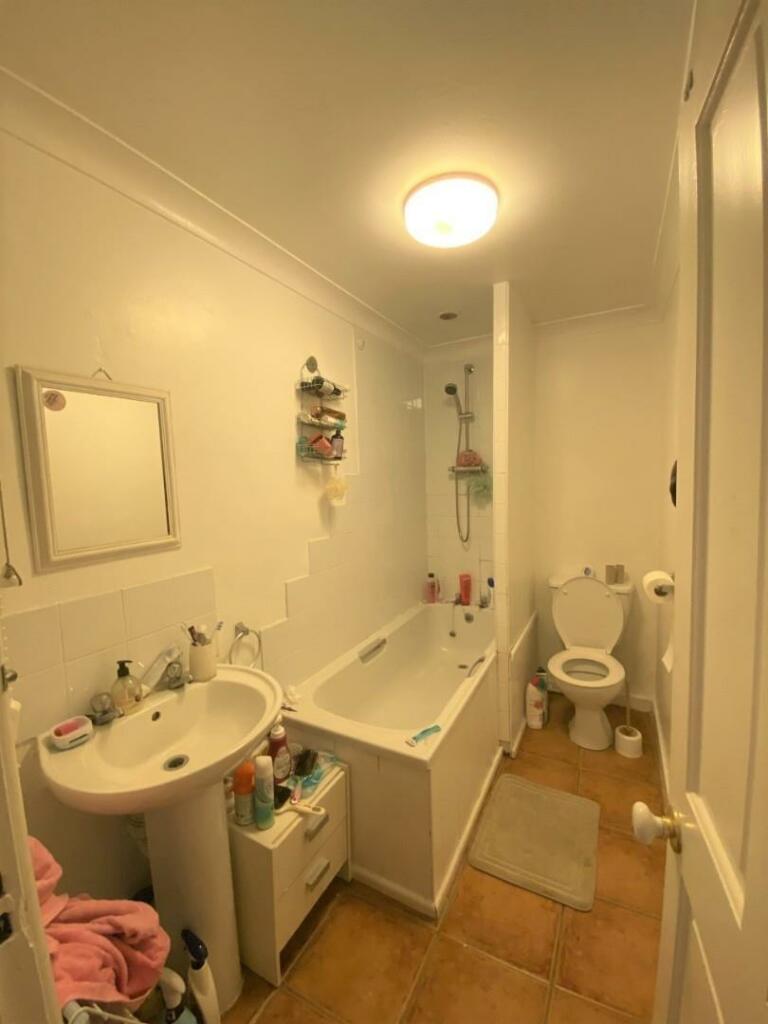 Bathroom.jpg
