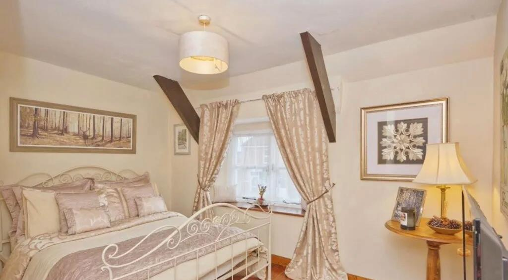 Bedroom 2.png